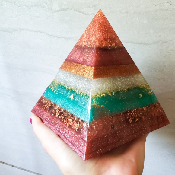 Multi-layer Resin Pyramid, Home Accent,Paperweight - Picture 4 of 11